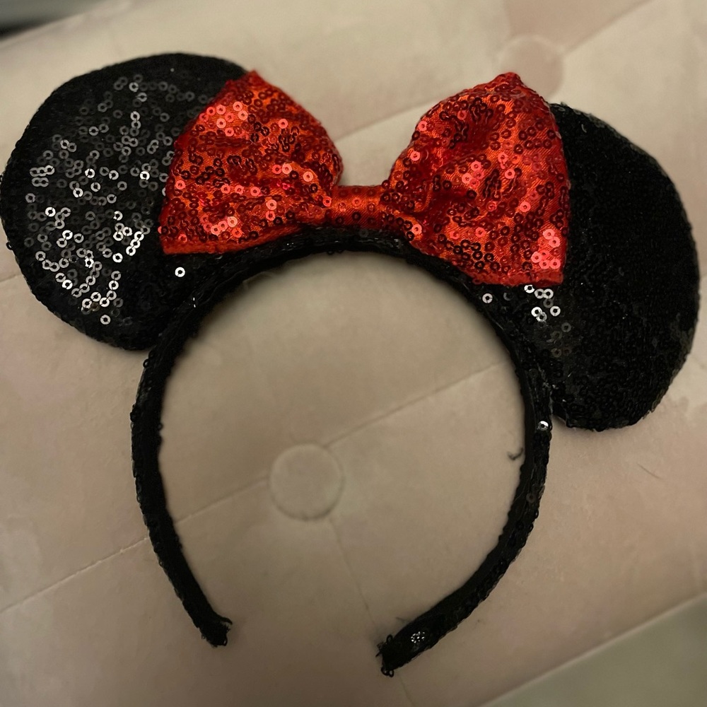 Classic Minnie Mouse Ears Disneyland
